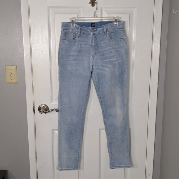 Like-New Gap Best Girlfriend Light Wash Jeans Women's Size 26 - Picture 1 of 5